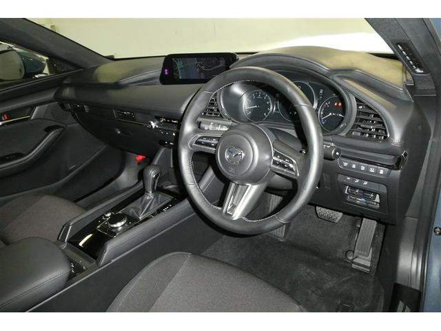 �X�^�C���b�V���ȃf�U�C���̃C���p�l�B�e����X�C�b�`�͎g���₷���ʒu�ɔz�u����Ă܂��B