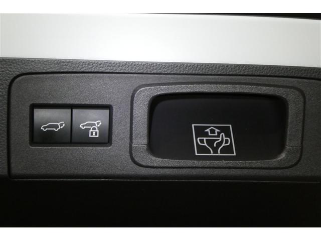 �g�����N�t�[�h�̒ꕔ�Ƀp���[�o�b�N�h�A�̊J�X�C�b�`�ƑS�h�A�{���X�C�b�`���t���Ă܂��B