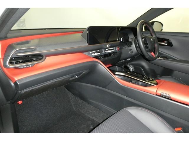 ���ʂ��̂悢��������Ƃ������E�ŁA�N�ł��^�]���₷���ł��B�^�]�̂��₷���͔��ɂ����ɂ��q����܂����