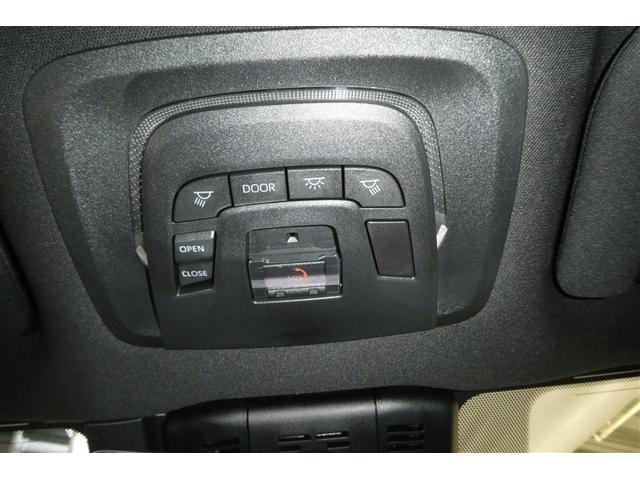 �d���T���V�F�[�h�X�C�b�`�E�p�[�\�i�������v�X�C�b�`�E���[�������v�h�A�A���X�C�b�`�E���[�������v�X�C�b�`�E�w���v�l�b�g�X�C�b�`�p�l�����t���Ă��܂�