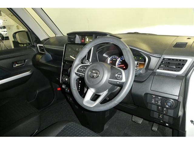 �X�^�C���b�V���ȃf�U�C���̃C���p�l�B�e����X�C�b�`�͎g���₷���ʒu�ɔz�u����Ă܂��B