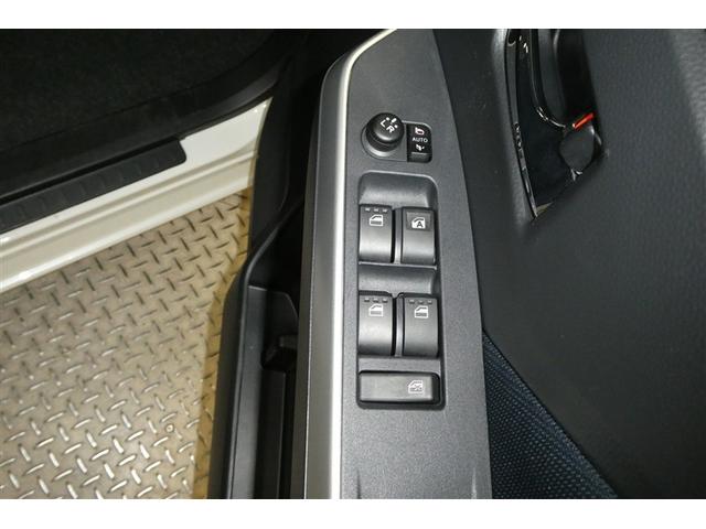 �^�]�ȑ��̃t�����g�h�A�ɑS�h�A�̃p���[�E�B���h�E�J�X�C�b�`�ƃE�B���h�E���b�N�X�C�b�`�Ɠd���i�[���h�A�~���[�̑���X�C�b�`���L��̂Ŏ茳�Ń~���[�������ł���̂ŕ֗��ł��B