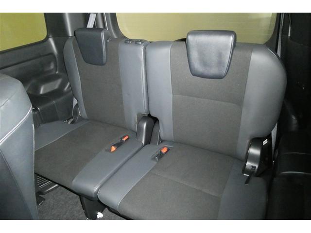 �R��ڃV�[�g���Ђ�т�Ƃ����X�y�[�X���m�ۂ��Ă��܂��B��l���ł̂��o�������΂�����ł��I