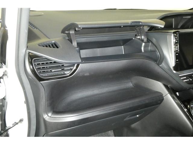 ����ȃA�b�p�[�{�b�N�X�̃t�^���J������Ԃł��B