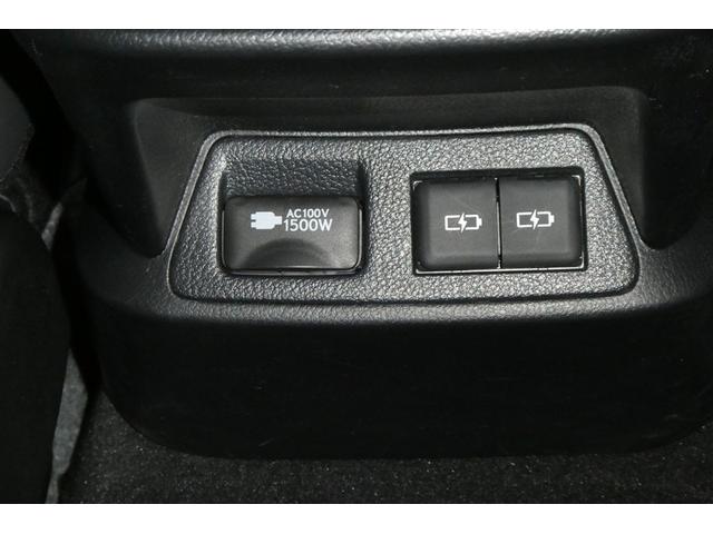 �R���\�[���{�b�N�X�̌��ɂ`�b�P�O�O�u�^�P�T�O�O�v�̃A�N�Z�T���[�R���Z���g�Ə[�d�p�t�r�a�[�q���t���Ă��܂��B