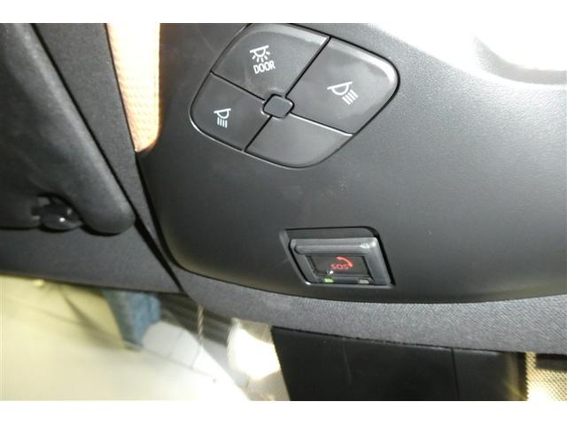 �V��Ƀp�[�\�i�������v�X�C�b�`�E�C���e���A�����v�h�A�A���X�C�b�`�E�w���v�l�b�g�{�^�����t���Ă��܂��B