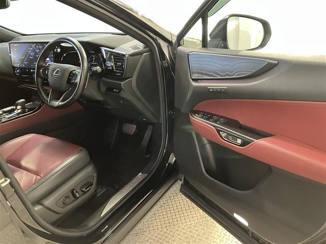 �^�]�ȃh�A���J������Ԃł��B