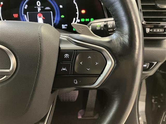 �n���h���̉E���ɃX�e�A�����O�X�C�b�`�i�p�h���V�t�g�X�C�b�`�E�N���[�Y�R���g���[���X�C�b�`�E�k�s�`�i���[���g���[�V���O�A�V�X�g�j�X�C�b�`�E�@�\�؂�ւ��X�C�b�`�j���t���Ă��܂��B