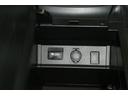 AC100V/1500Wのアクセサリーソケットと12V/120Wのアクセサリーソケットが付いています
