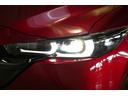【LEDヘッドライト】白く照らされるのが特徴です。明るいだけでなく、周囲からの認知されやすく歩行者や死角にいる方へアピール効果、安全性が飛躍的に向上します!