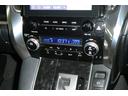 左右独立温度コントロールフルオートエアコンです。運転席、助手席それぞれで独立して温度設定ができます。冷え性の方が乗っても安心ですね♪