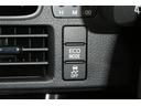 エアコン吹き出し口の横にECOMODEスイッチ・VSC OFFスイッチが付いています