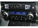 左右独立温度コントロールフルオートエアコンです。運転席、助手席それぞれで独立して温度設定ができます。冷え性の方が乗っても安心ですね♪