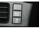 エアコン吹き出し口の横にECO MODEスイッチ・VSC OFFスイッチが付いています