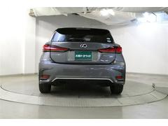 バックカメラが付いているので後方確認が非常にしやすいです。今や運転初心者も熟練者も必須装備！ついていて損はないですね♪ 7