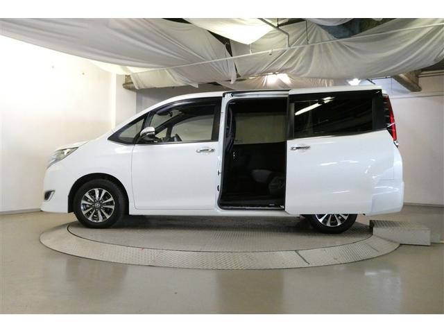 エスクァイア Ｇｉ　両側Ｐドア　スマートキーＰスタート　リアカメラ　ＡＵＸ　アイドリングＳＴＯＰ　ＥＴＣ車載器　オートエアコン　イモビライザー　オートクルーズコントロール　キーレス　ナビＴＶ　ＡＢＳ　３列　メモリナビ（4枚目）