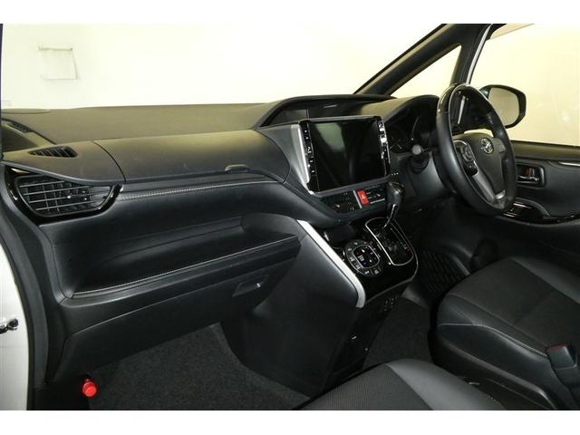 エスクァイア Ｇｉ　両側Ｐドア　スマートキーＰスタート　リアカメラ　ＡＵＸ　アイドリングＳＴＯＰ　ＥＴＣ車載器　オートエアコン　イモビライザー　オートクルーズコントロール　キーレス　ナビＴＶ　ＡＢＳ　３列　メモリナビ（11枚目）
