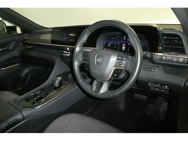 クラウンクロスオーバー Gアドバンスド 衝突軽減装置 フルセグテレビ クルコン 横滑防止装置 ドライブレコーダー LEDヘッドライト Bカメラ Pシート ETC オートエアコン AC100V電源 AUX エアバッグ 4WD キーレス ABS(10枚目)