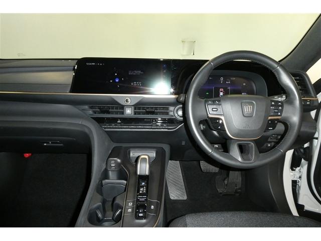 クラウンクロスオーバー Gアドバンスド 衝突軽減装置 フルセグテレビ クルコン 横滑防止装置 ドライブレコーダー LEDヘッドライト Bカメラ Pシート ETC オートエアコン AC100V電源 AUX エアバッグ 4WD キーレス ABS(11枚目)