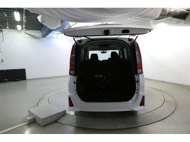 ノア Ｓｉ　地デジ　ＤＶＤ視聴可　ダブルエアコン　ＬＥＤヘットライト　ＥＴＣ付き　横滑り防止機能　ナビＴＶ　三列シート　ＡＷ　フルフラットシート　ＡＡＣ　パワーウインドウ　メモリーナビ　ＡＢＳ　ウォークスルー（10枚目）