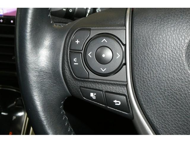 ノア Ｓｉ　地デジ　ＤＶＤ視聴可　ダブルエアコン　ＬＥＤヘットライト　ＥＴＣ付き　横滑り防止機能　ナビＴＶ　三列シート　ＡＷ　フルフラットシート　ＡＡＣ　パワーウインドウ　メモリーナビ　ＡＢＳ　ウォークスルー（21枚目）