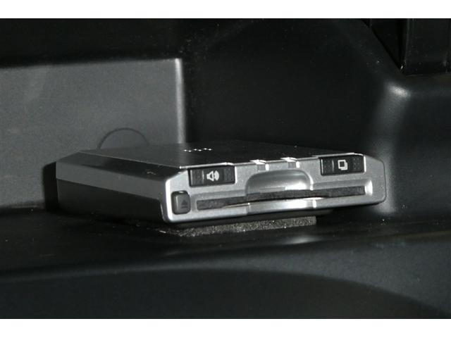 ノア Ｓｉ　地デジ　ＤＶＤ視聴可　ダブルエアコン　ＬＥＤヘットライト　ＥＴＣ付き　横滑り防止機能　ナビＴＶ　三列シート　ＡＷ　フルフラットシート　ＡＡＣ　パワーウインドウ　メモリーナビ　ＡＢＳ　ウォークスルー（28枚目）