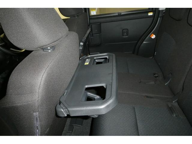 シートバックテーブル。