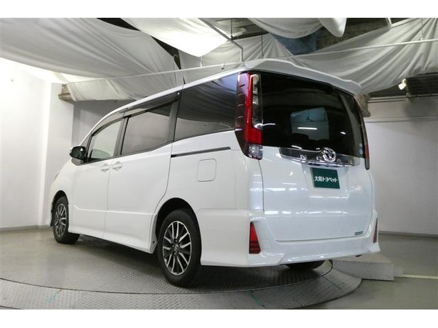 ノア Ｓｉ　プリクラッシュ　地デジ　ＤＶＤ視聴可　ダブルエアコン　ＬＥＤヘットライト　ＥＴＣ付き　横滑り防止機能　ナビＴＶ　三列シート　ＡＷ　フルフラットシート　ＡＡＣ　パワーウインドウ　メモリーナビ　ＡＢＳ（6枚目）