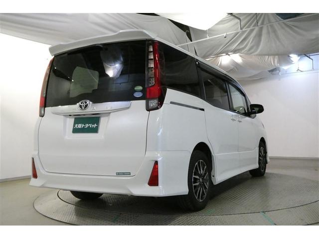 ノア Ｓｉ　プリクラッシュ　地デジ　ＤＶＤ視聴可　ダブルエアコン　ＬＥＤヘットライト　ＥＴＣ付き　横滑り防止機能　ナビＴＶ　三列シート　ＡＷ　フルフラットシート　ＡＡＣ　パワーウインドウ　メモリーナビ　ＡＢＳ（8枚目）