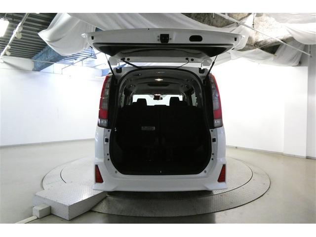 ノア Ｓｉ　プリクラッシュ　地デジ　ＤＶＤ視聴可　ダブルエアコン　ＬＥＤヘットライト　ＥＴＣ付き　横滑り防止機能　ナビＴＶ　三列シート　ＡＷ　フルフラットシート　ＡＡＣ　パワーウインドウ　メモリーナビ　ＡＢＳ（9枚目）