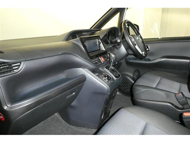 ノア Ｓｉ　プリクラッシュ　地デジ　ＤＶＤ視聴可　ダブルエアコン　ＬＥＤヘットライト　ＥＴＣ付き　横滑り防止機能　ナビＴＶ　三列シート　ＡＷ　フルフラットシート　ＡＡＣ　パワーウインドウ　メモリーナビ　ＡＢＳ（12枚目）