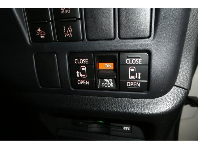 ノア Ｓｉ　プリクラッシュ　地デジ　ＤＶＤ視聴可　ダブルエアコン　ＬＥＤヘットライト　ＥＴＣ付き　横滑り防止機能　ナビＴＶ　三列シート　ＡＷ　フルフラットシート　ＡＡＣ　パワーウインドウ　メモリーナビ　ＡＢＳ（20枚目）