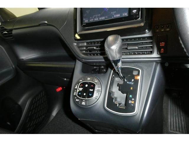 ノア Ｓｉ　プリクラッシュ　地デジ　ＤＶＤ視聴可　ダブルエアコン　ＬＥＤヘットライト　ＥＴＣ付き　横滑り防止機能　ナビＴＶ　三列シート　ＡＷ　フルフラットシート　ＡＡＣ　パワーウインドウ　メモリーナビ　ＡＢＳ（28枚目）