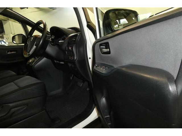 ノア Ｓｉ　プリクラッシュ　地デジ　ＤＶＤ視聴可　ダブルエアコン　ＬＥＤヘットライト　ＥＴＣ付き　横滑り防止機能　ナビＴＶ　三列シート　ＡＷ　フルフラットシート　ＡＡＣ　パワーウインドウ　メモリーナビ　ＡＢＳ（35枚目）