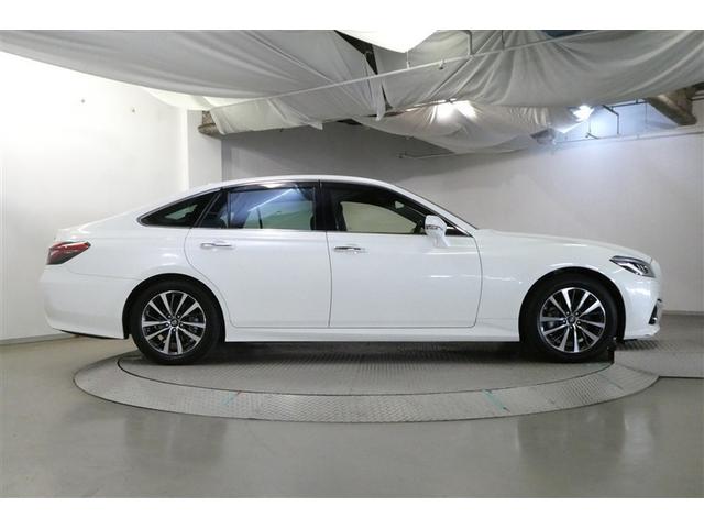 クラウンハイブリッド Ｇ　本革シート　アルミ　ＬＥＤヘッド　キーフリー　横滑り防止機能　ＤＶＤ　ＥＴＣ　オートエアコン　ＡＵＸ　ＡＢＳ　メモリナビ　盗難防止装置　エアバッグ　オートクルーズコントロール　ＡＣ１００Ｖ　ナビＴＶ（5枚目）