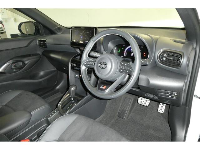 ヤリスクロス ハイブリッド　ＧＲスポーツ　ナビ・ＴＶ　衝突軽減　オートクルーズコントロール　ＬＥＤヘッド　フルセグ　Ｂカメラ　キーレス　スマートキー　メモリーナビ　イモビライザー　オートエアコン　横滑り防止装置　ミュージックプレイヤー接続可（10枚目）