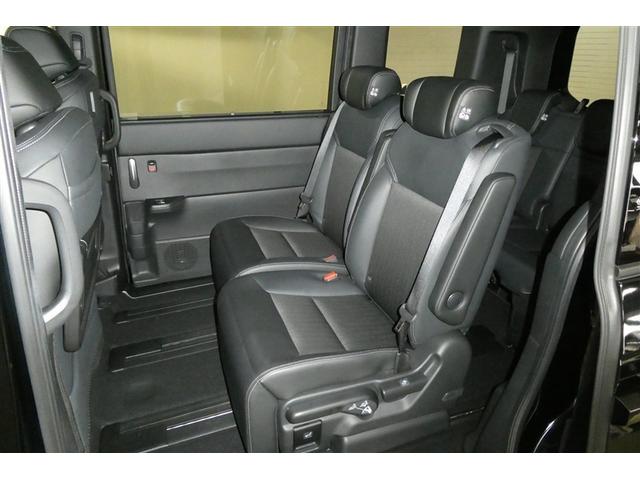 ステップワゴン ｅ：ＨＥＶスパーダ　アルミ　デュアルエアコン　フルオートエアコン　メモリナビ　ＥＳＣ　キーフリー　ＬＥＤヘッドランプ　イモビ　ＡＢＳ　リアカメラ　スマートキ　クルーズコントロール　サイドカーテンエアバック　３列シート（14枚目）