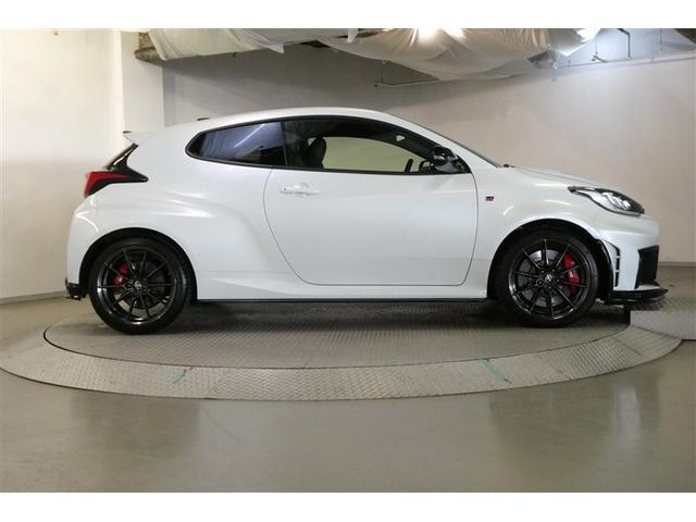 ＧＲヤリス ＲＺ　ハイパフォーマンス　地デジ　ＬＥＤヘッド　ナビ＆ＴＶ　盗難防止システム　バックガイドモニター　ＡＷＤ　フルオートエアコン　横滑り防止装置付き　アクティブクルーズコントロール　スマートキ－　ミュージックプレイヤー接続可（5枚目）