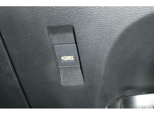 カローラツーリング S 盗難防止 Bモニター LEDヘッドライト フルオートエアコン AW 横滑り防止装置 ETC車載器 エアバッグ クルコン スマートキー&プッシュスタート キーフリー メモリナビ ABS ナビ 誤発進抑制(26枚目)