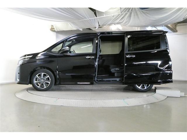 ヴォクシー ＺＳ　煌ＩＩ　スマートキー・プッシュスタート　バックガイドモニター　セキュリティアラーム　両側パワスラドア　ＥＴＣ車載器　地デジテレビ　ＶＳＣ　ＬＥＤライト　助手席エアバック　キーレスエントリー　ＡＣ　パワステ（4枚目）