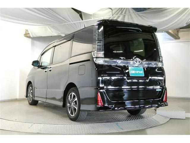 ヴォクシー ＺＳ　煌ＩＩ　スマートキー・プッシュスタート　バックガイドモニター　セキュリティアラーム　両側パワスラドア　ＥＴＣ車載器　地デジテレビ　ＶＳＣ　ＬＥＤライト　助手席エアバック　キーレスエントリー　ＡＣ　パワステ（6枚目）