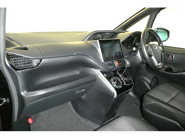 ヴォクシー ＺＳ　煌ＩＩ　スマートキー・プッシュスタート　バックガイドモニター　セキュリティアラーム　両側パワスラドア　ＥＴＣ車載器　地デジテレビ　ＶＳＣ　ＬＥＤライト　助手席エアバック　キーレスエントリー　ＡＣ　パワステ（11枚目）