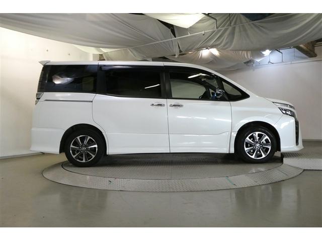 ヴォクシー ZS 煌III プリクラッシュ スマートキ アイスト DVD再生機能 横滑り防止装置 ナビTV アルミ 三列シート WAC 盗難防止 オートエアコン キーレス ETC装備 パワステ メモリナビ クルコン ABS(5枚目)