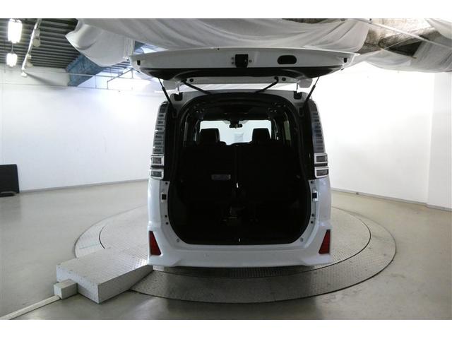 ヴォクシー ZS 煌III プリクラッシュ スマートキ アイスト DVD再生機能 横滑り防止装置 ナビTV アルミ 三列シート WAC 盗難防止 オートエアコン キーレス ETC装備 パワステ メモリナビ クルコン ABS(9枚目)