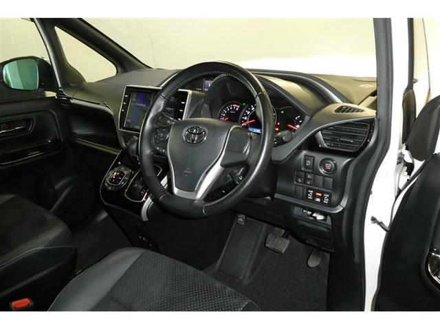 ヴォクシー ZS 煌III プリクラッシュ スマートキ アイスト DVD再生機能 横滑り防止装置 ナビTV アルミ 三列シート WAC 盗難防止 オートエアコン キーレス ETC装備 パワステ メモリナビ クルコン ABS(10枚目)