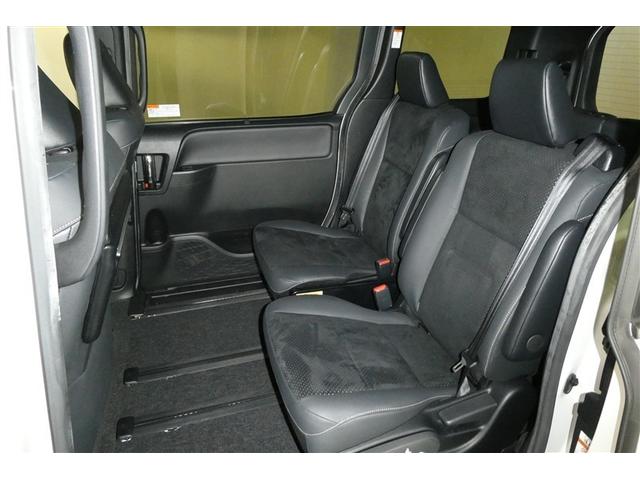 ヴォクシー ZS 煌III プリクラッシュ スマートキ アイスト DVD再生機能 横滑り防止装置 ナビTV アルミ 三列シート WAC 盗難防止 オートエアコン キーレス ETC装備 パワステ メモリナビ クルコン ABS(14枚目)