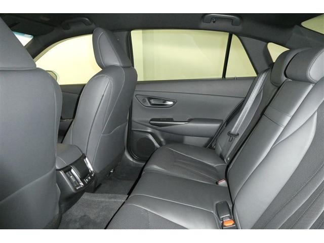 クラウンハイブリッド ＲＳアドバンス　地デジ　衝突被害軽減装置　黒革シート　ＬＥＤヘットライト　後カメラ　クルコン　ＡＣ　Ｐシート　エアバッグ　ナビＴＶ　セキュリティーアラーム　キーフリー　スマートキ　パワーウィンドウ　メモリナビ　アルミ（14枚目）