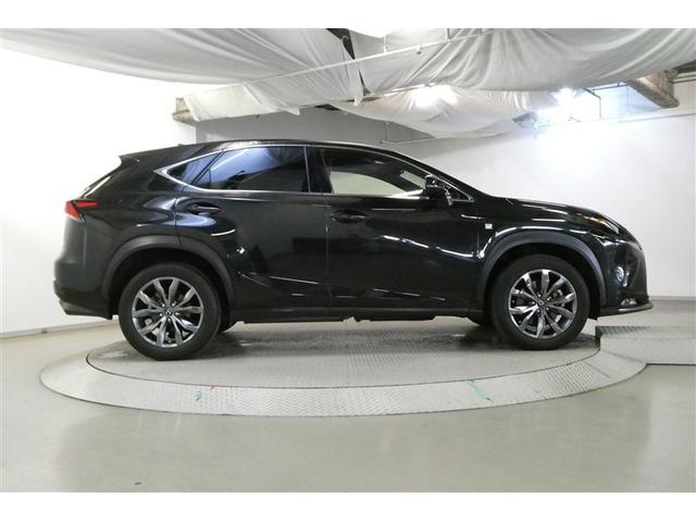 ＮＸ ＮＸ３００　Ｆスポーツ　衝突回避システム　革　キーレス　地デジ　インテリキー　オートエアコン　バックモニター　ナビ＆ＴＶ　横滑り防止機能　盗難防止装置　ＡＢＳ　ＬＥＤライト　クルーズコントロール　Ｐシート　ＤＶＤ　ＡＵＸ（5枚目）