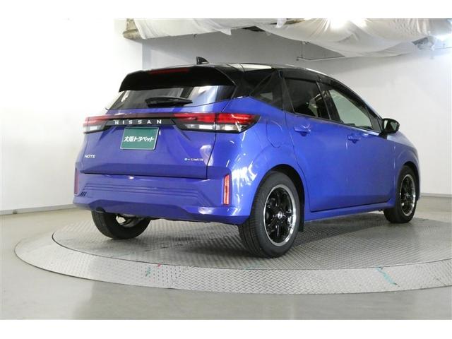 ノート Ｘ　地デジフルセグ　リアカメラ　衝突被害軽減ブレ－キ　クルーズコントロール　横滑防止装置　ＥＴＣ付　アルミ　ＬＥＤヘッドライト　インテリジェントキー　ミュージックプレイヤー接続可　ドラレコ　ＴＶナビ（8枚目）