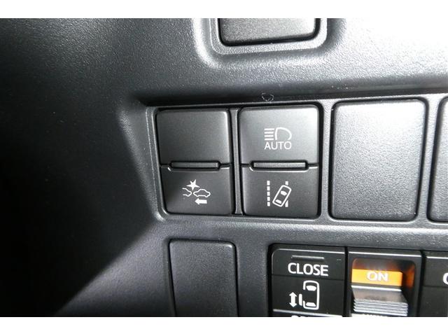 ノア Ｓｉ　プリクラッシュ　地デジ　ＤＶＤ視聴可　ダブルエアコン　ＬＥＤヘットライト　ＥＴＣ付き　ドライブレコーダー　クルコン　横滑り防止機能　ナビＴＶ　三列シート　ＡＷ　フルフラットシート　ＡＡＣ　メモリーナビ（20枚目）